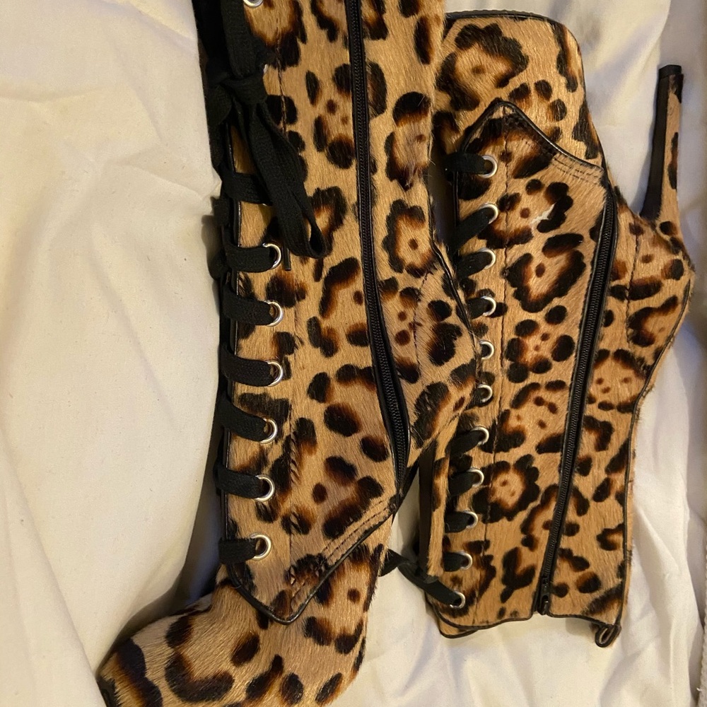 GIAMBATTISTA VALLI Peep Toe Boots